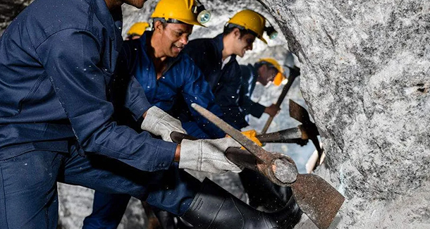 施工資質(zhì)齊全/專(zhuān)業(yè)化運(yùn)營(yíng)團(tuán)隊(duì)